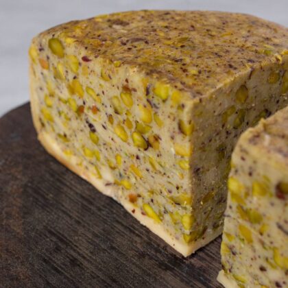 Queso Estilo Gorgonzola con Pistacho