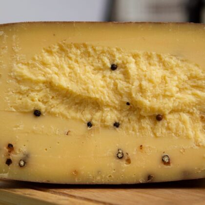 Queso Dambito con pimienta