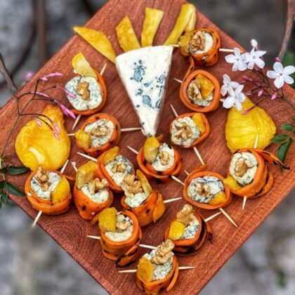 Pincho de Zanahoria Grillada, Queso Azul, Peras y Nueces