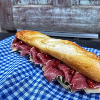 Sandwich de Jamón Crudo y Queso Gruyere