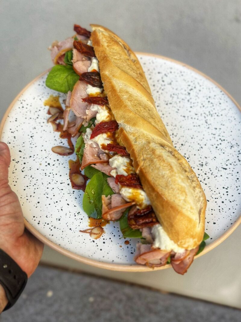Sandwich de Lomo Acaramelado y Burrata