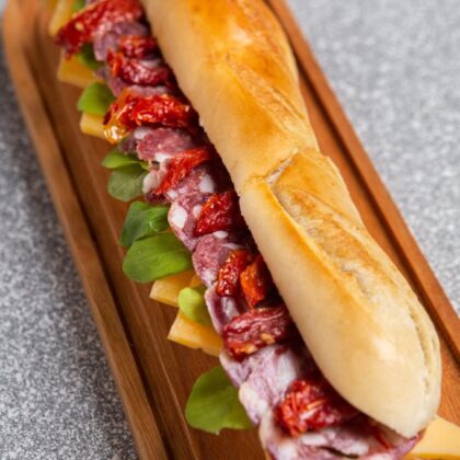 Sandwich Gourmet de Salame de Campo
